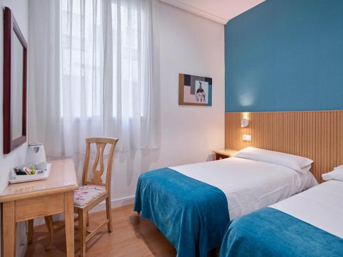 Hostal Bianco - image 8