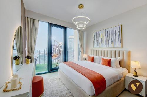 Vogue Vacation Homes, Downtown Boulevard Heights near Dubai Mall and Burj Khalifa, Two Bedroom Apartment with balcony and Access to all Amenities, Дубай (фото 6)