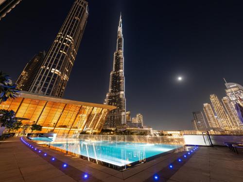 1 Bedroom apt High end luxurios building Next to Dubai mall, Дубай