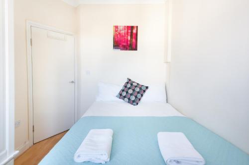 Euston Budget Apartment and Rooms, London
