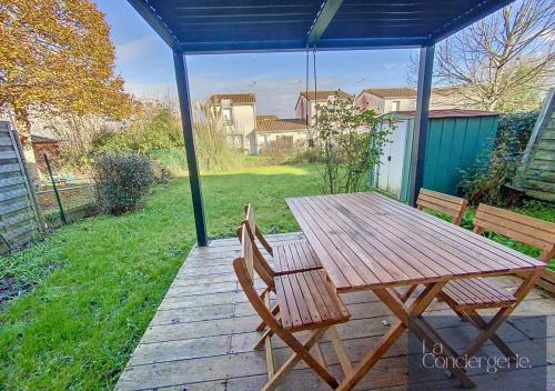 外部景觀, La Maison Foucault -Jardin Poitiers Chu Futuroscope in 博略