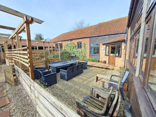 Exterior view, Church Farm Barns in Wickmere