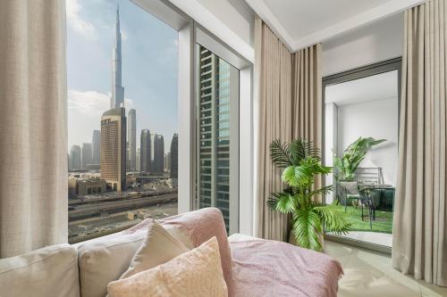 Amazing 2BR Home Burj Khalifa View Steps Walk to DubaiMall