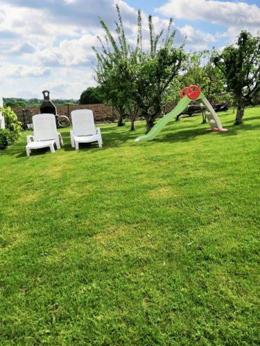 ทัศนียภาพภายนอกโรงแรม, Maison charmante à Trédaniel avec jardin et terrasse (Maison charmante a Tredaniel avec jardin et terrasse) in เทรดาเนียล