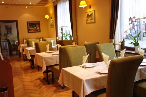 Restaurant, Korona Pension and Restaurant in Hévíz