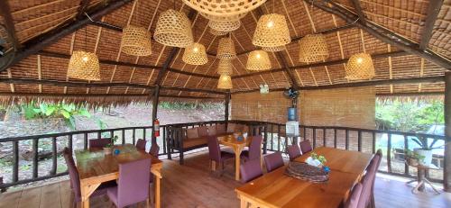 Restaurant, OM Horizon Ecoresort in Loay