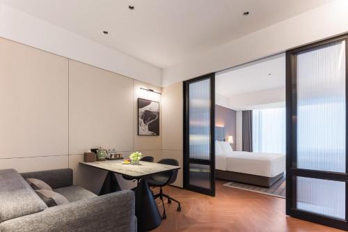 Intercity Hotel Shanghai Xuhui Binjiang International Media Port, Шанхай (фото 9)