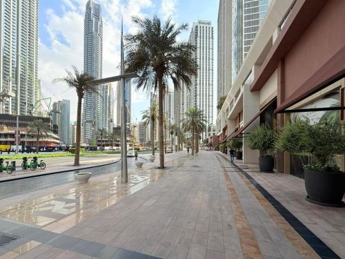 Beautiful 2 BR Apartment next to Opera I Burj View, Dubaj (zdjęcie 2)