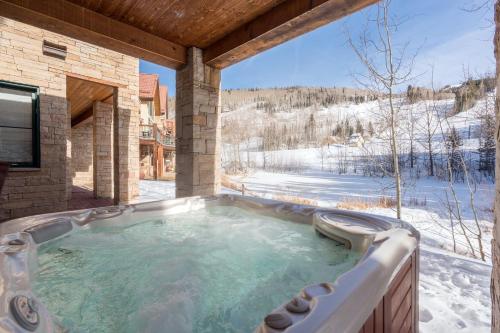 Telemark B by AvantStay Ski In Ski Out at the Heart of Mountain Village in Telluride, USA