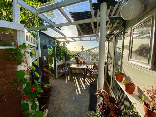 Bilbos Cottage at Little Bird