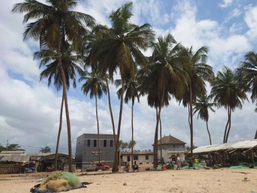 Alrededores, Rundbungalow auf Lionsrest in Grand-Bassam