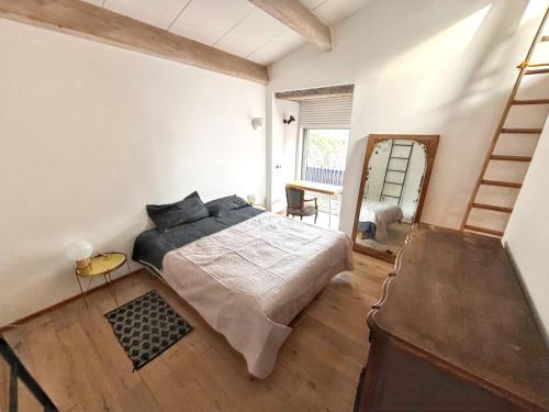 Maison spacieuse avec piscine à Aix-en-Provence Maison spacieuse avec piscine à Aix-en-Provence