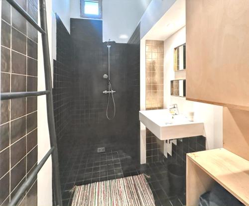 Maison spacieuse avec piscine à Aix-en-Provence Maison spacieuse avec piscine à Aix-en-Provence