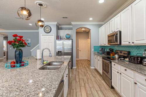 The Ultimate Mansion on Solterra Resort Orlando Mansion 5326 - image 3