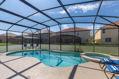 Fourteen-Bedroom Villa image 9
