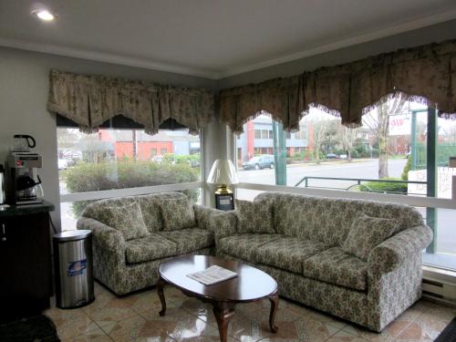 Előcsarnok, Knights Inn - Salem, OR in Salem (Oregon)