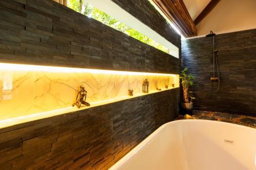 Woodlands Phayayen Resort - 화장실