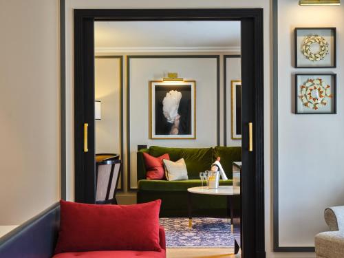 The Mayfair Townhouse - by Iconic Luxury Hotels - image 11
