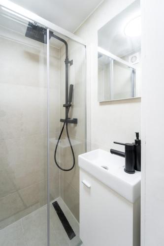 Charming Apartment for 3 in the Heart of Antwerp, Amberes (foto 8)