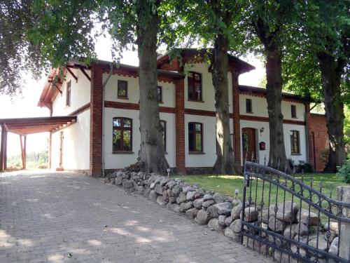 Komfortable Ferienwohnung "Vier Linden", ruhige dörfliche Lage, 20 min zur Küste in Kirch Mulsow, Deutschland