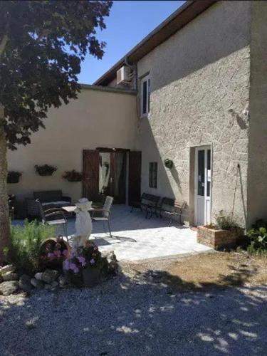 Maison accueillante à Margerie-Hancourt avec jardin 91 m² gîte à louer Bois des Laires