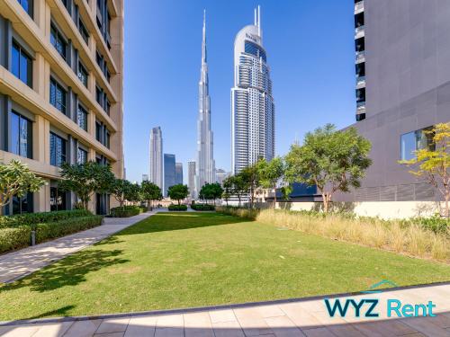 Sleek 1BR w Canal Views Next to Dubai Mall, Dubaj (zdjęcie 3)