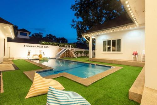 Forever Poolvilla in Nong Pla Lai