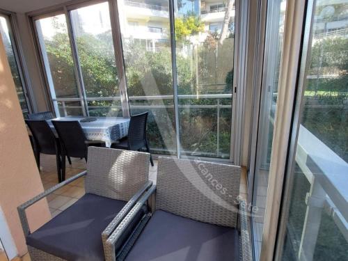 One-Bedroom Apartment - Non-Smoking image 7