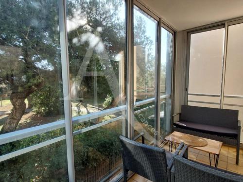 One-Bedroom Apartment - Non-Smoking image 6