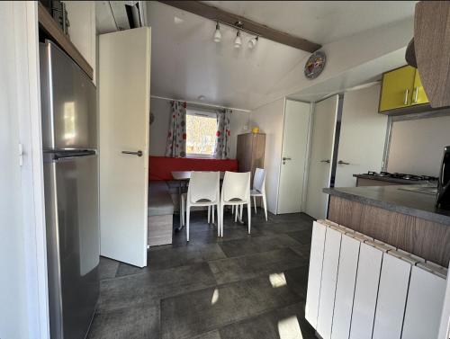 3 bedrooms, 5 beds