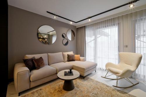 1 queen bed, 1 sofa bed