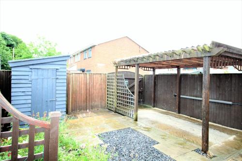 Whitley Bay House Sleeps 6 with Garden in Seaton Delaval