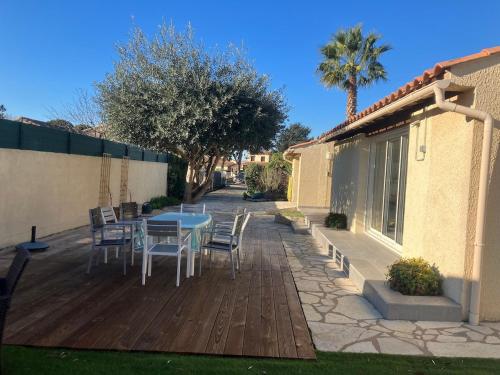 AGENCE JF IMMO - Vias -Villa plain-pied tout confort 3 CH avec jardin proche des plages V0798 - Location, gîte - Vias