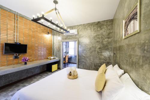 room detail thumbnail 0