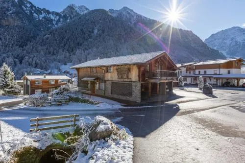 Uralp Royal mit Terrasse in Brand, Österreich