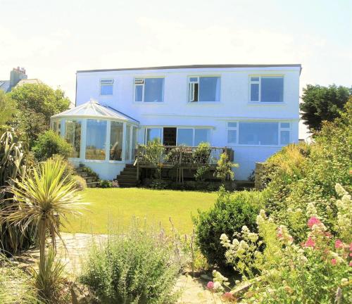 Cottage in Crantock, seaviews, 10min walk to beach – khách sạn tại Crantock