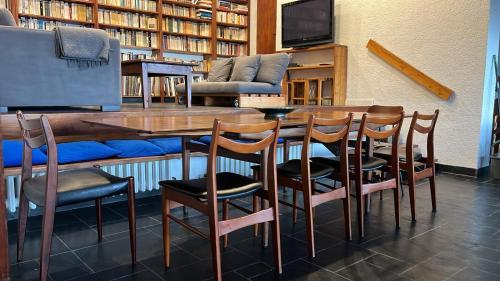 Grand appartement vue Montagne plein sud grand garage sur demande Grand appartement vue Montagne plein sud grand garage sur demande