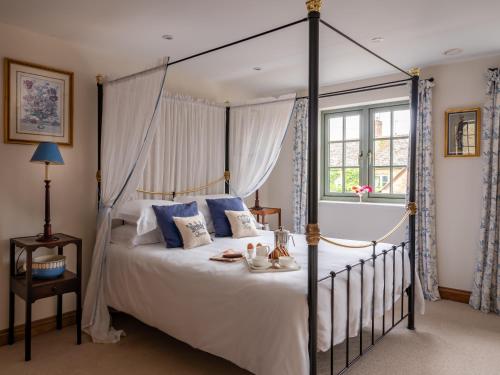 Finest Retreats - Ryeworth Cottage in Kingham