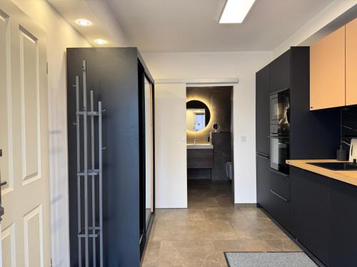 Modern House Gehrden 2, bis 4 Person, Contactless Check-in, free parking, Vollsaniert und Renoviert Dezember 2024 in Gehrden, Deutschland