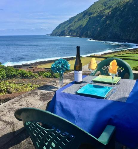 สภาพแวดล้อมโดยรอบ, Adega Baia do Canto AL 1398 in ซานโต อมาโร