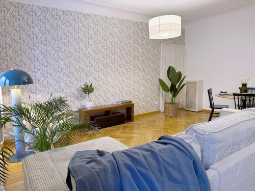 One-Bedroom Apartment image 10