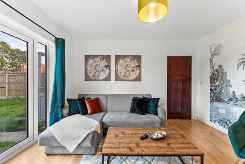 Stylish 5 Bed in Peak District Gem - Games Rooms in Heanor központ