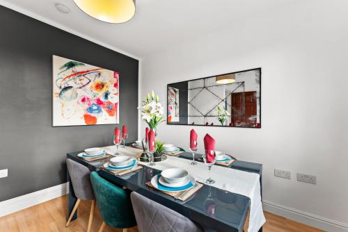 Stylish 5 Bed in Peak District Gem - Games Rooms in Heanor központ