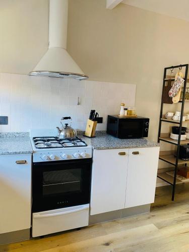 주방, Jalapeña (Jalapena) near 헤네랄 엔니케 모스코니 국제공항