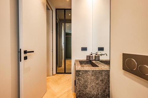 Luxury Suite with View Steps from the Duomo 3