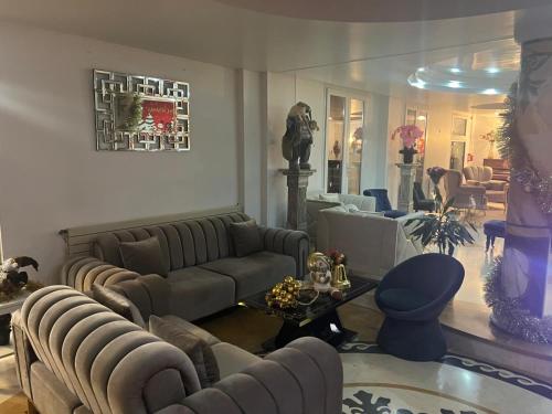 Hotel Grand Paris in วีลจีฟ