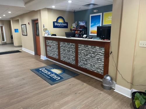 . Days-Inn by Wyndham Cedartown