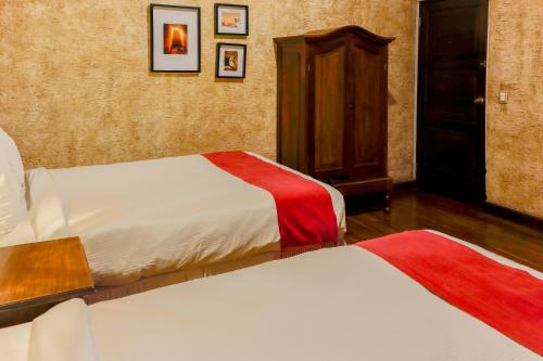 Deluxe Double Room with Two Double Beds image 2