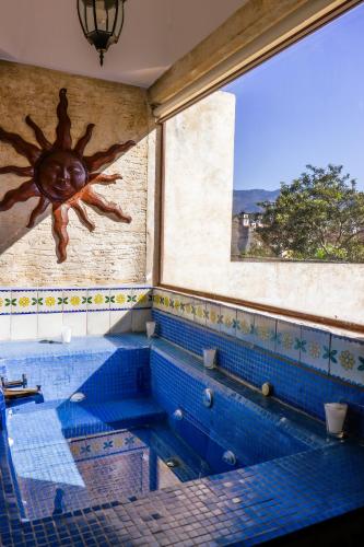 King Suite with Spa Bath image 1