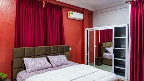 One-Bedroom Apartment image 1